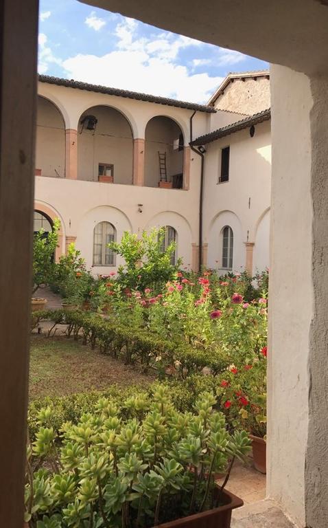 Casa Religiosa Di Ospitalita San Ponziano Bed & Breakfast Spoleto Bagian luar foto