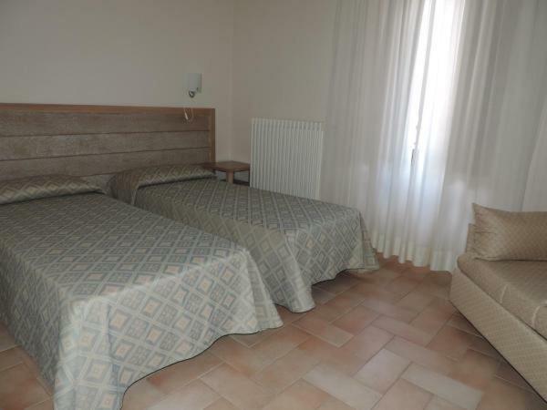 Casa Religiosa Di Ospitalita San Ponziano Bed & Breakfast Spoleto Bagian luar foto